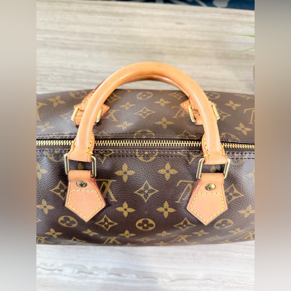 Louis Vuitton Vintage Monogram Speedy 35 - Picture 12 of 16